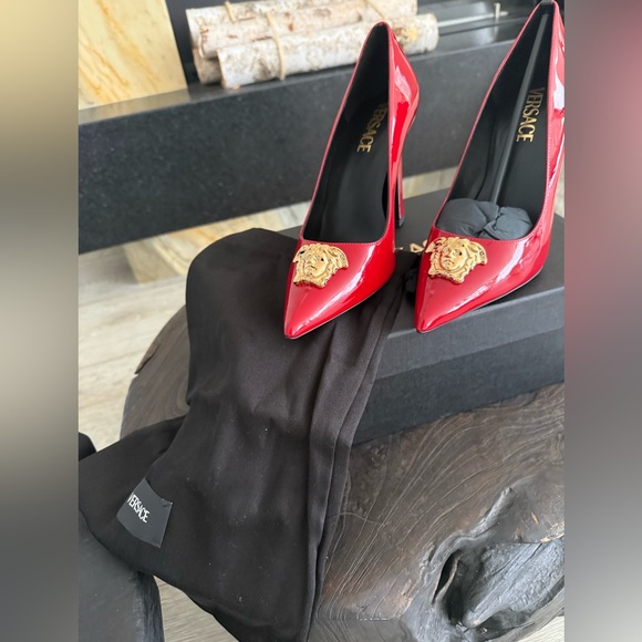 Versace Red Patent Leather Pointed Pump with Gold Medusa Accent - Picture 13 of 14